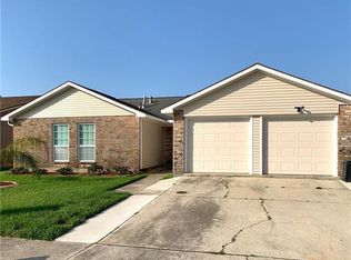 7150 Pinebrook Dr, New Orleans, LA 70128