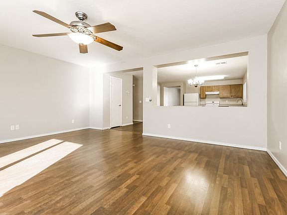 5th image of 3127 W Park St