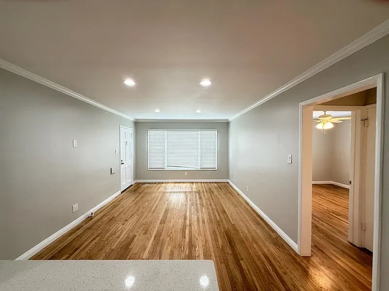 2 bed, 950 sqft, $3,895 — Photo 2