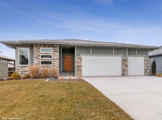 16867 Airline Dr, Clive, IA 50325