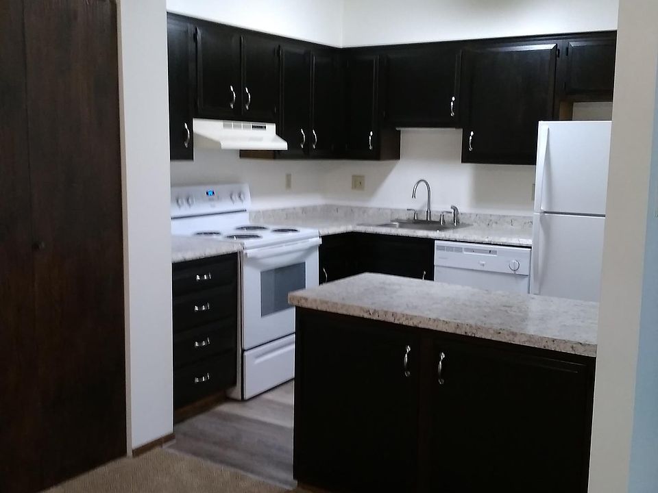 1st image of 502 Depot St APT 7
