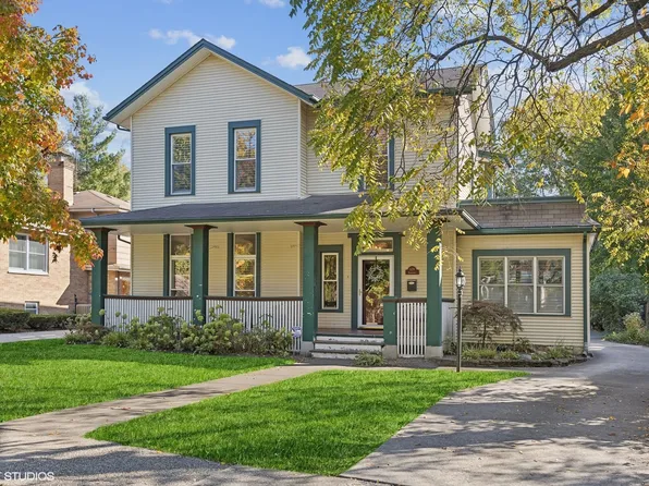 129 Barrypoint Rd, Riverside, IL 60546