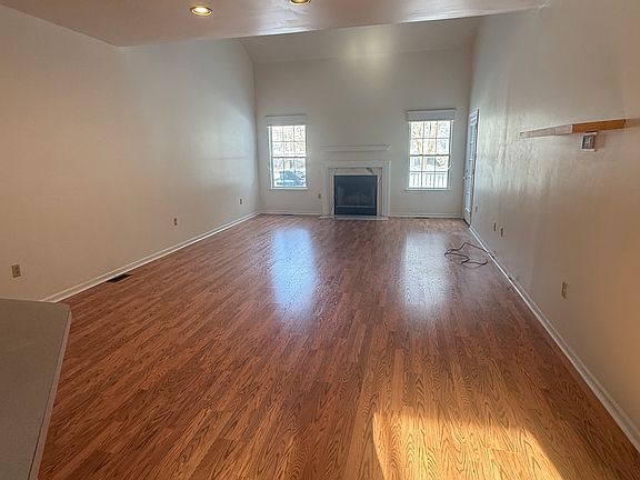 3rd image of 35 Degas Cir