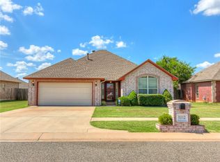 1012 NE 32nd St, Moore, OK 73160