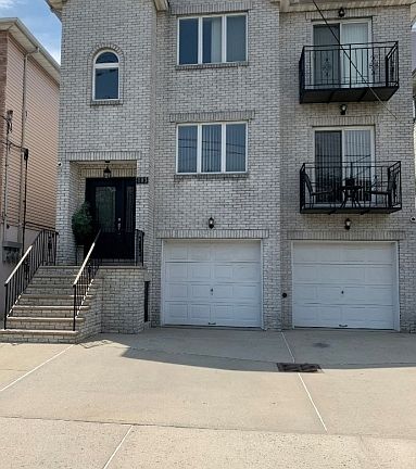 3rd image of 103 Saint Francis St