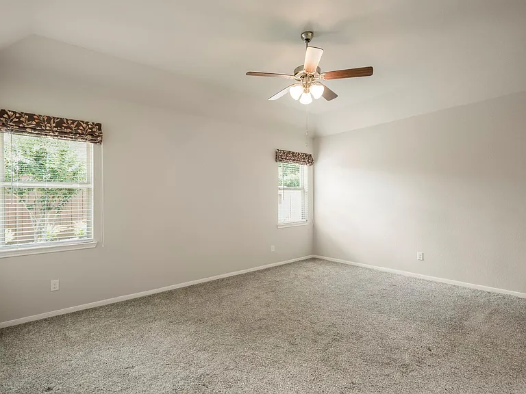 12197 Pearl Bay Ct — Photo 32