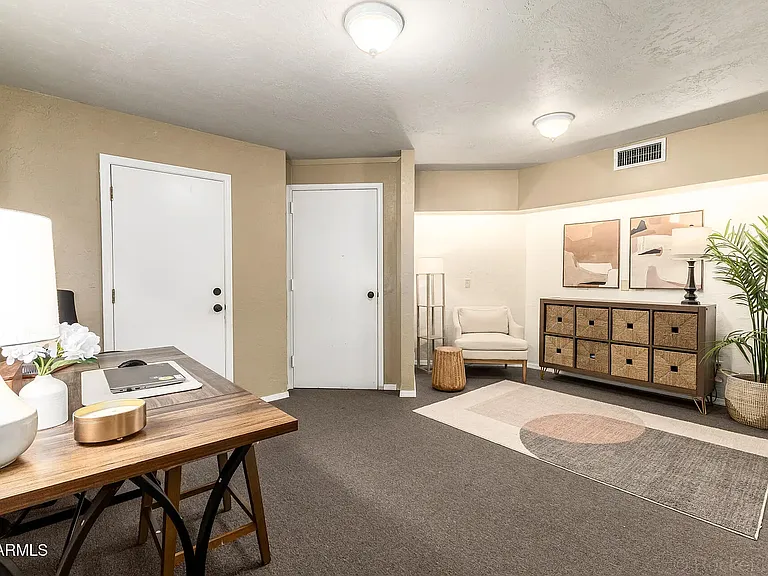 413 E Ellis Dr — Photo 10