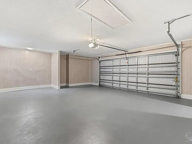 910 Whisperwood Ln S — Photo 32