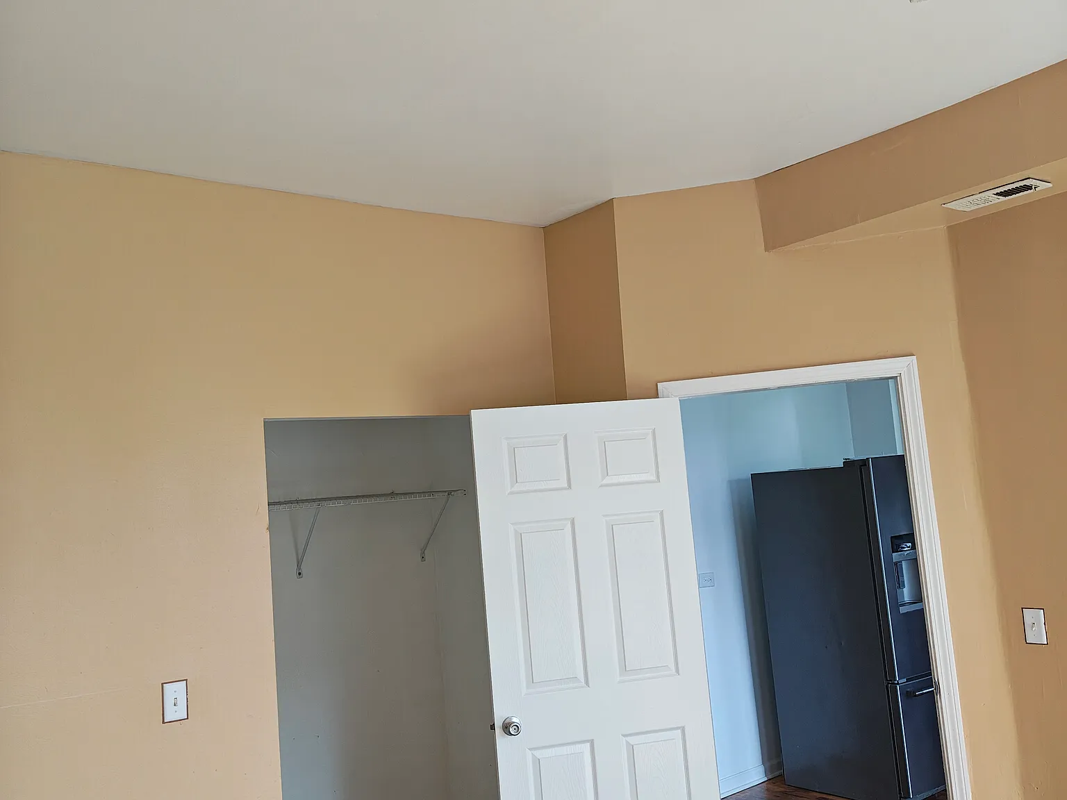 5521 S Elizabeth St — Photo 1