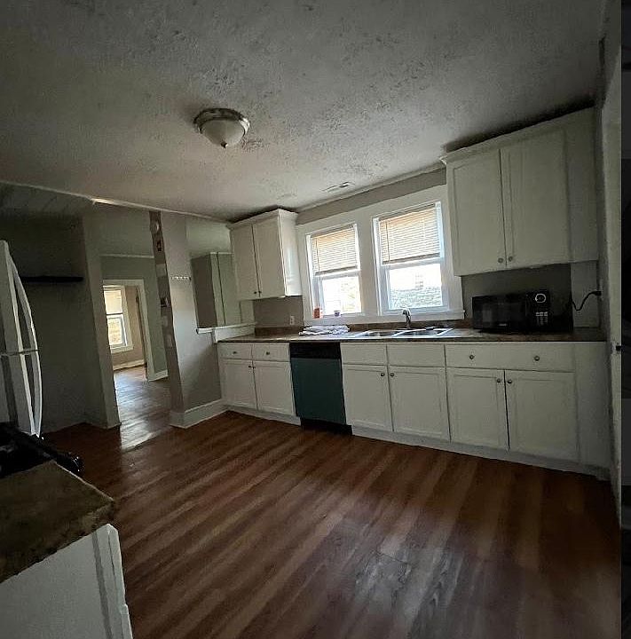 1st image of 24 Auburn St Unit B