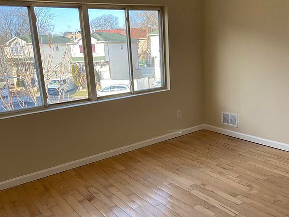 3rd image of 274 Jewett Ave