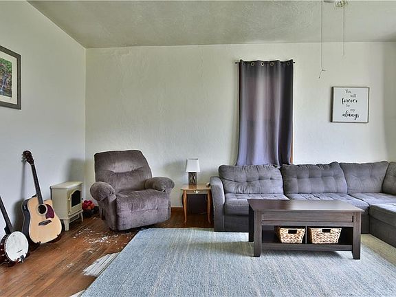 5th image of 1574 Etruria St