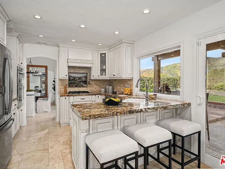 6497 Country Club Dr — Photo 12