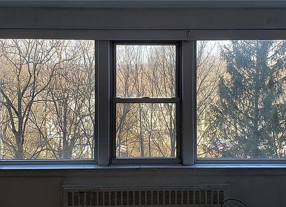 2nd image of 4555 Henry Hudson Pkwy APT 501