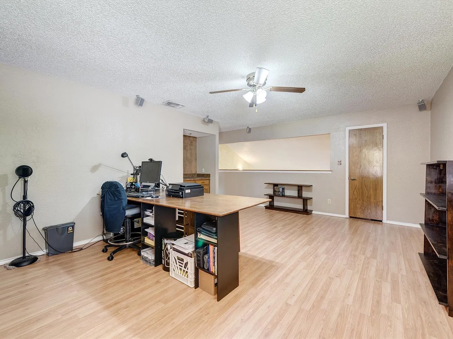 3 bed, 2468 sqft, $3,000 — Photo 2