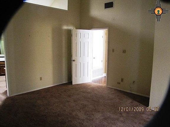 4th image of 920 W Caprock St