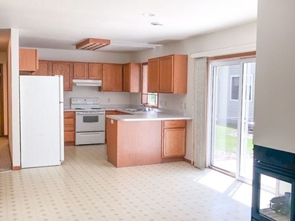 5th image of 4565 Hartzell Ln #4