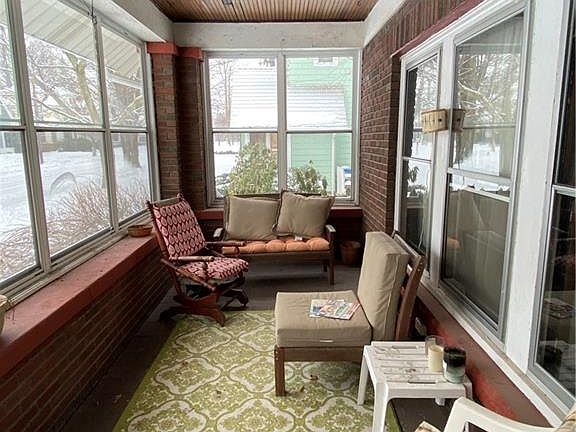 2nd image of 48 Gibson St