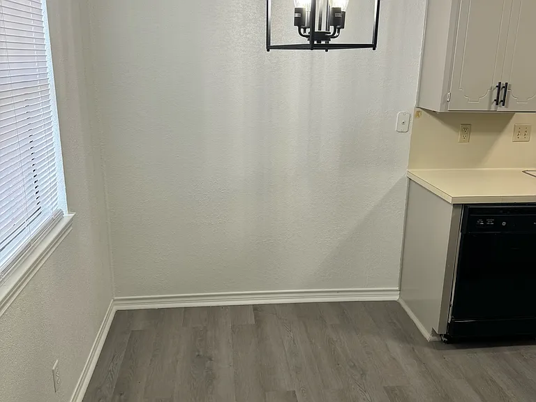 2502 Schulze Dr #4 — Photo 4
