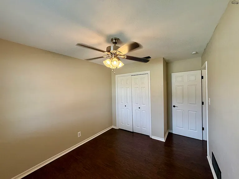 5201 Tower Dr — Photo 10