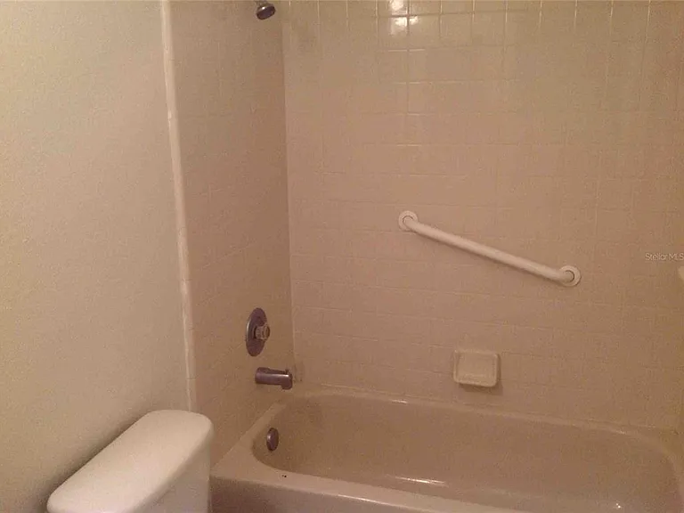 905 Northlake Dr #905 — Photo 10