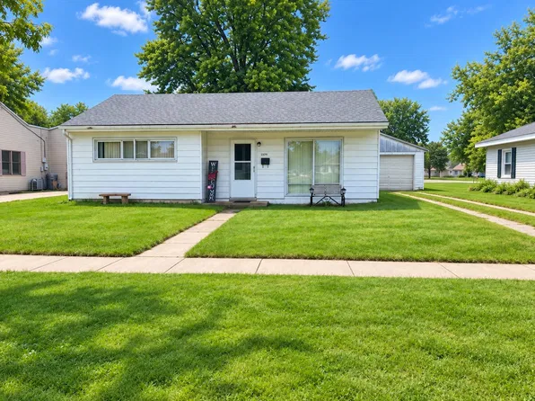 1109 Harvey Dr, Sterling, IL 61081