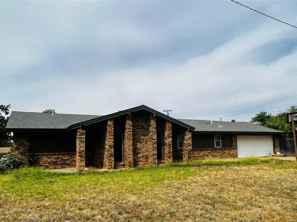 1301 N Adams St, Weatherford, OK 73096