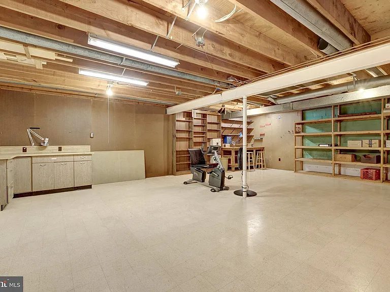 615 Kearney Ct SW — Photo 41