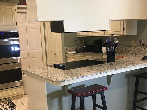 5th image of 214 Saint James Dr