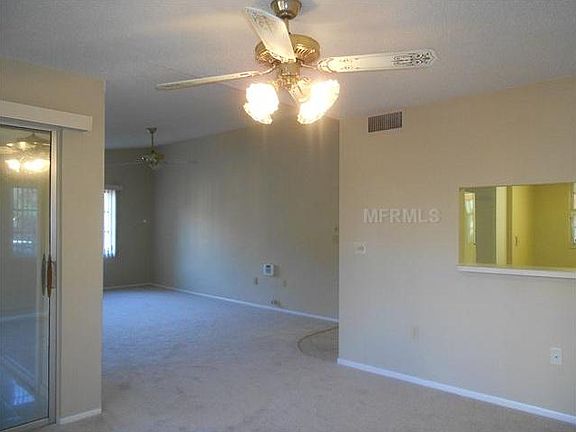 3rd image of 2592 Clubhouse Cir Unit 204