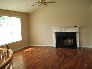 4th image of 3938 Garrett Springs Dr
