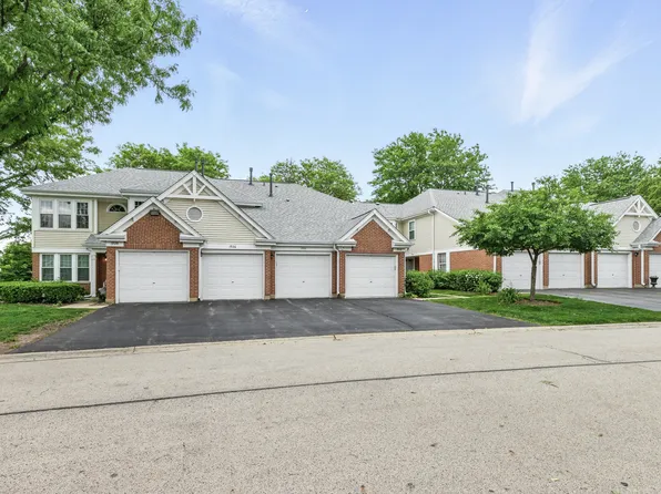 1930 Quaker Hollow Ln, Streamwood, IL 60107