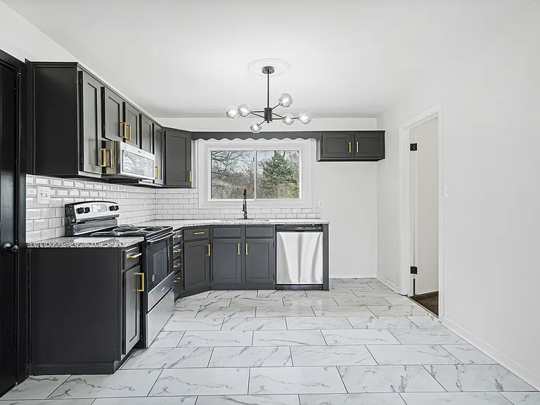 7109 Conser St — Photo 14
