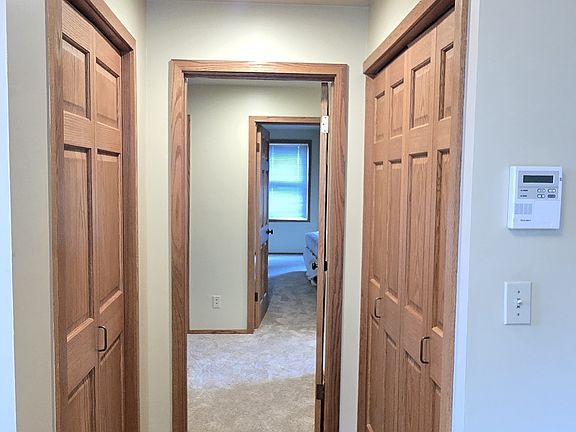 5th image of 3033 W Viewmont Way W