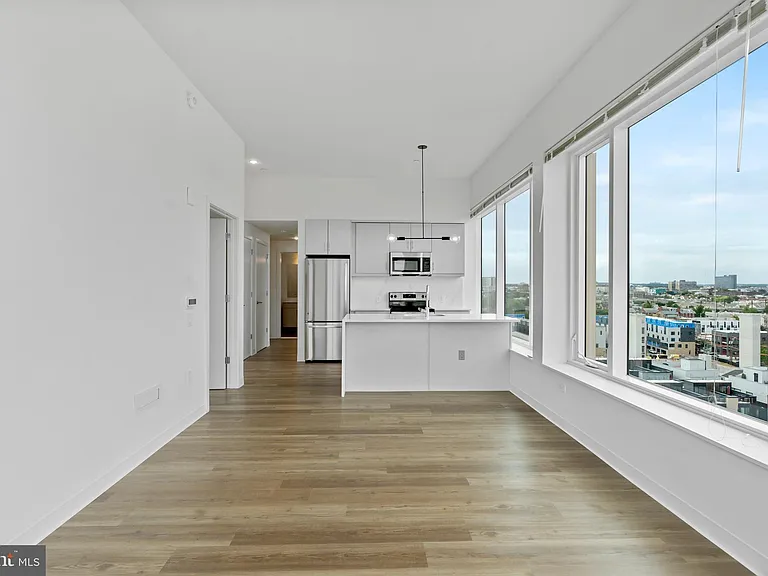 569 N 5th St #610 — Photo 5