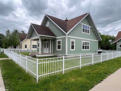 52 E Golden Ln, Fairfield, IA, 52556