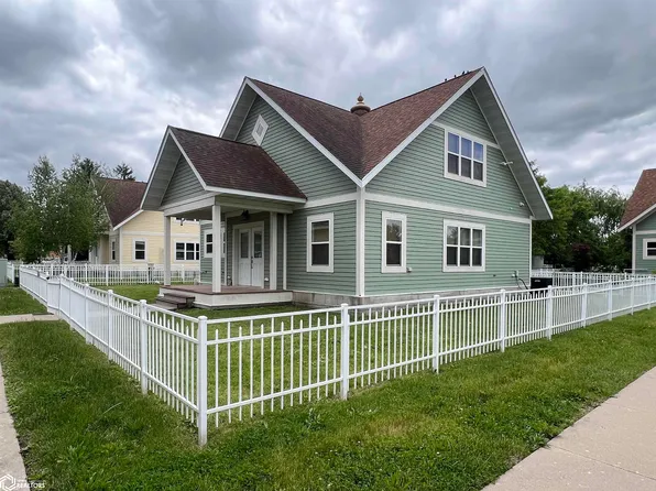 52 E Golden Ln, Fairfield, IA 52556