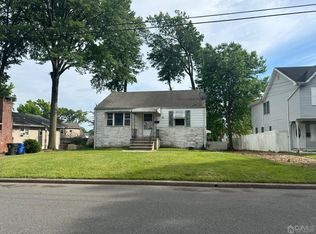 15 Hunt St, Iselin, NJ 08830