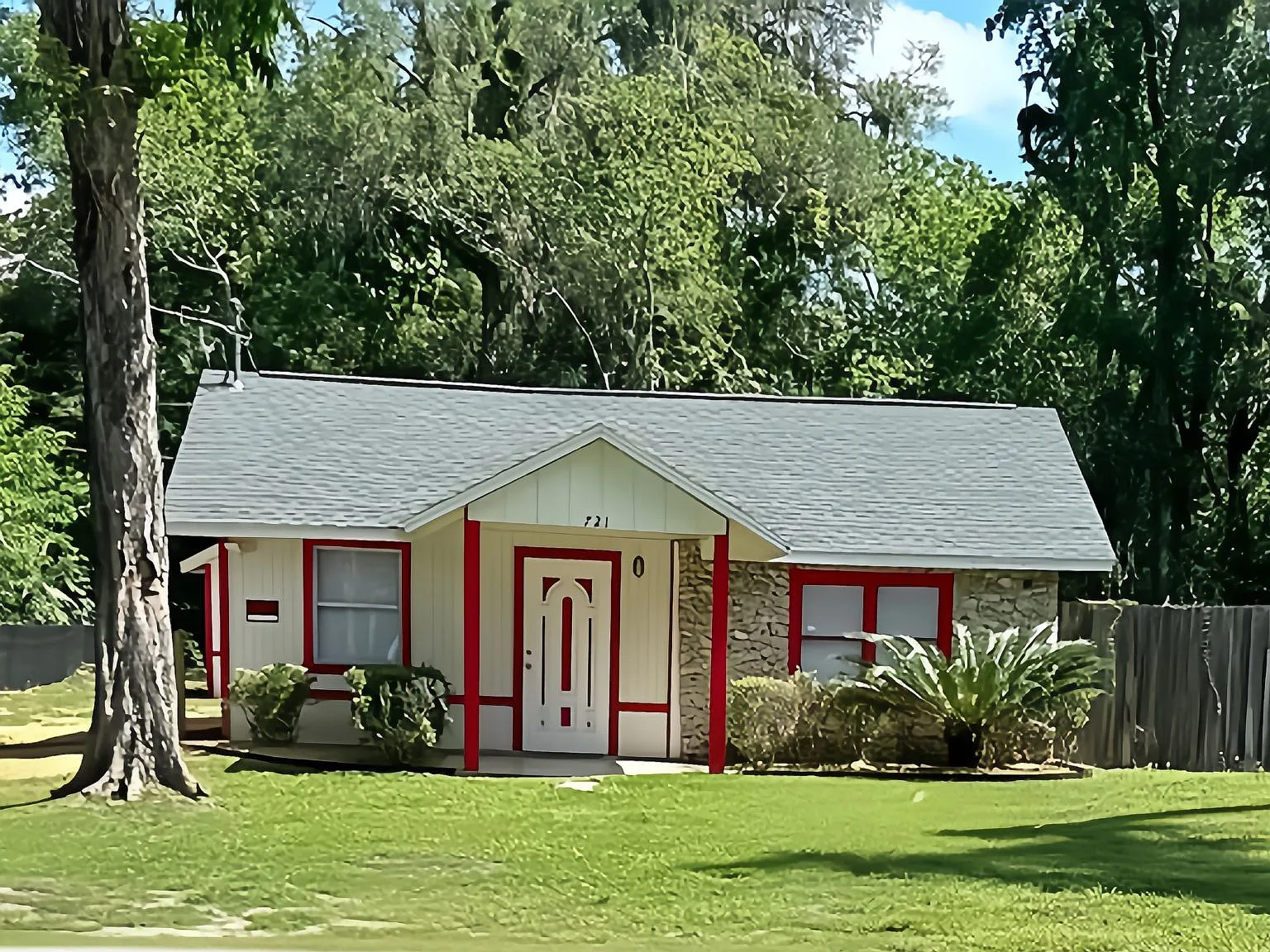 3 bed, 1160 sqft, $1,550 — Photo 1