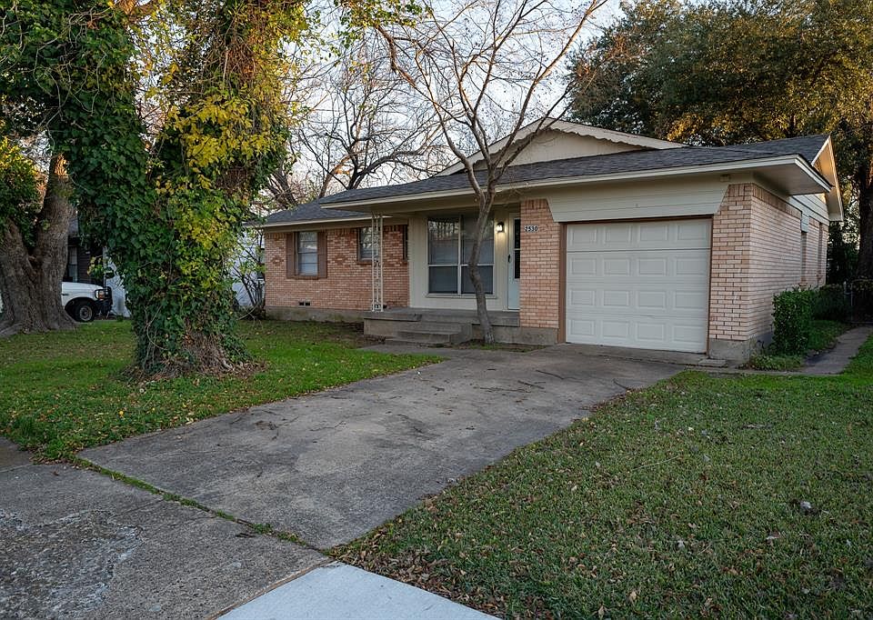 1st image of 2530 Lakeside Dr