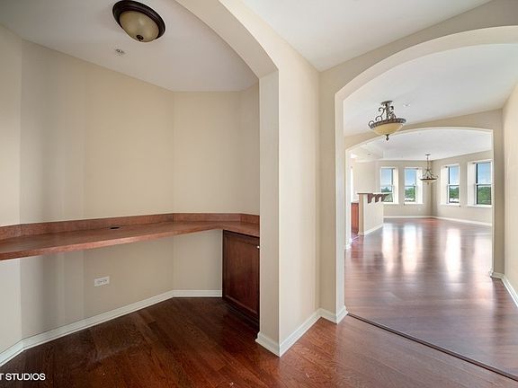 3rd image of 104 E 11th Ave #306