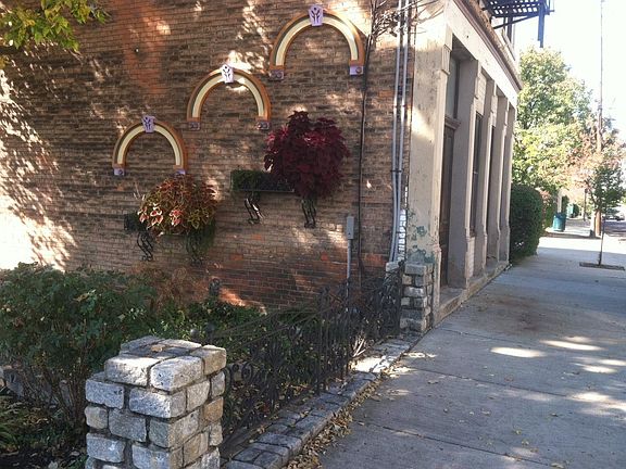 459 Klotter's historic and artistic entrance.