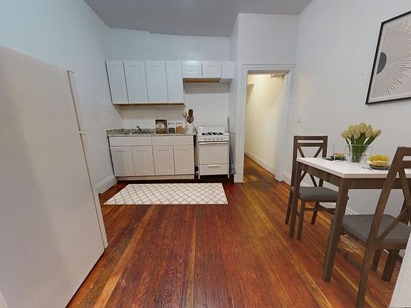 4th image of 158 W 15th St #5C