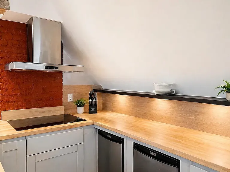 130 Chestnut St #3 — Photo 5