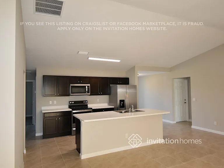 1650 SW Merchant Ln — Photo 4