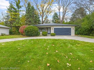 17310 Louise St, Southfield, MI 48075