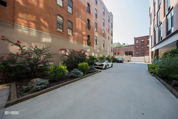 Rented by Citi Habitats | media 31