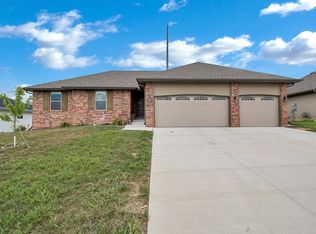 654 N Lincoln Ave, Republic, MO 65738