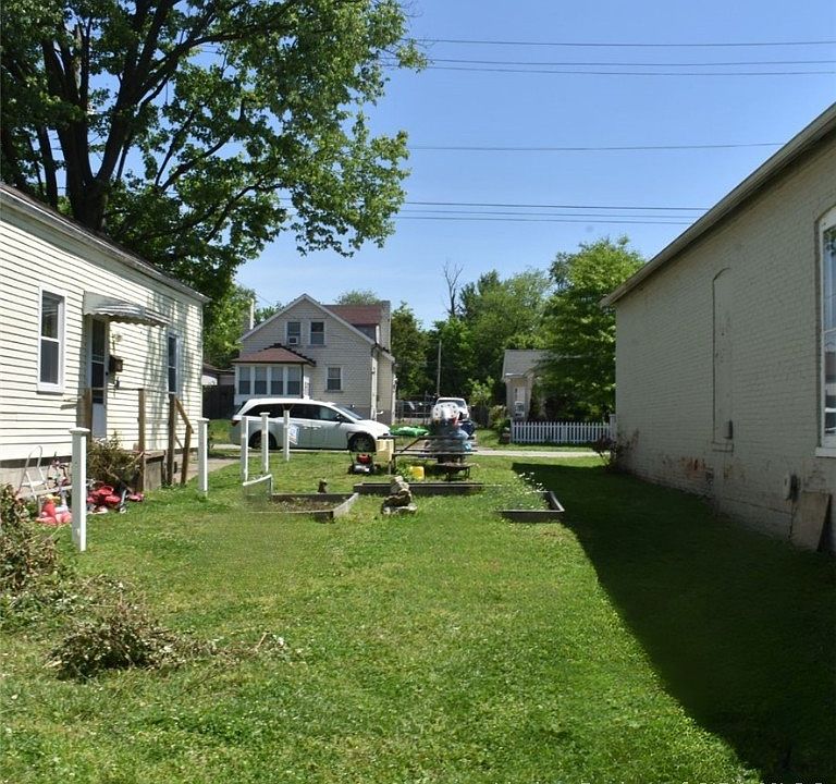 2nd image of 825 Meigs Avenue