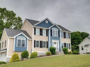 15 Honeybee Rd, Dracut, MA 01826